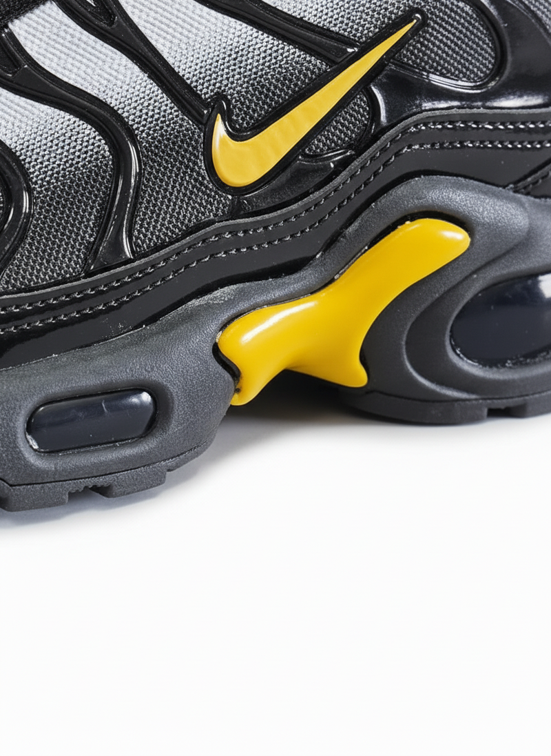 Air Max TN Preto e Branco